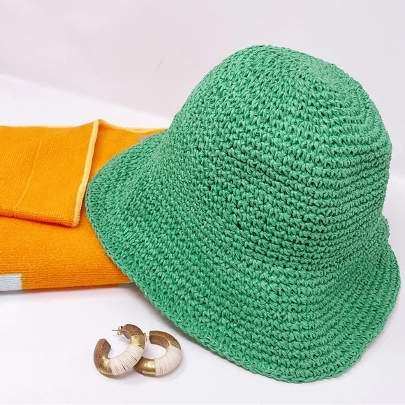 🚨Vacation Bundle🚨 SUNGLASSES, HAT, EARRINGS AND BEACH TOWEL - Picture 5 of 16